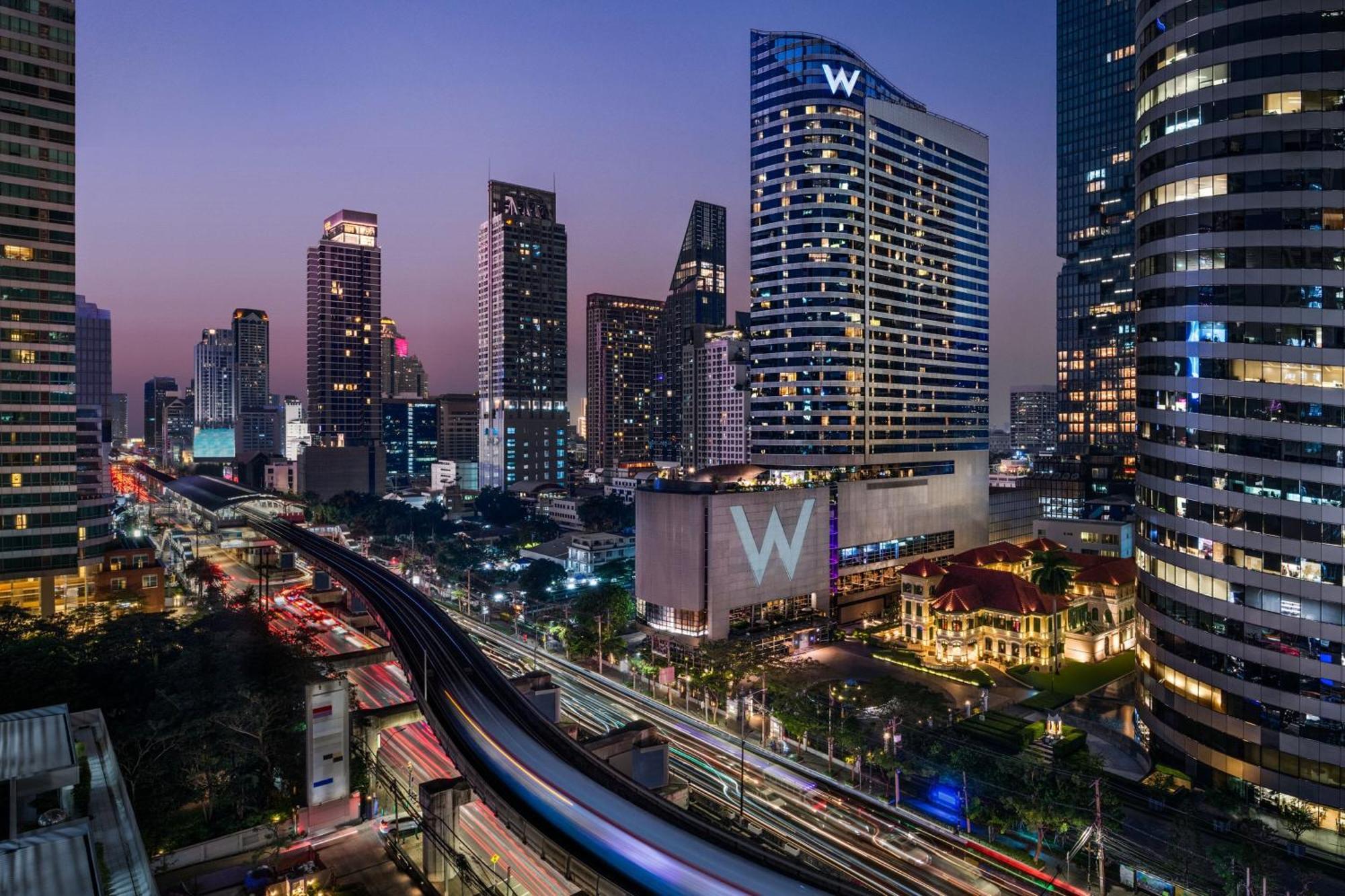 W Bangkok Hotel - SHA Extra Plus Bagian luar foto